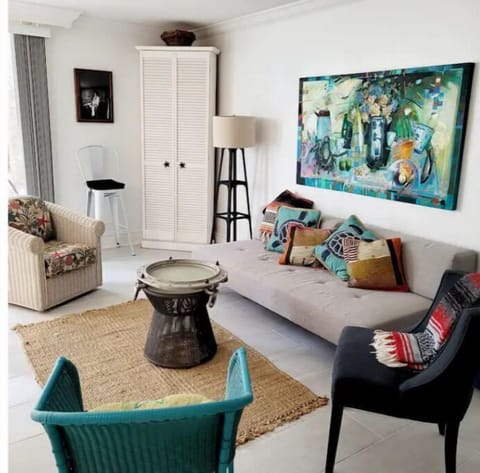 Relax...watch TV or simply listen to the birds in the scrub oaks and palms.