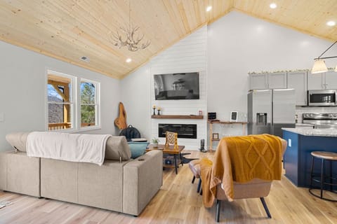 Bright & Airy Modern Space