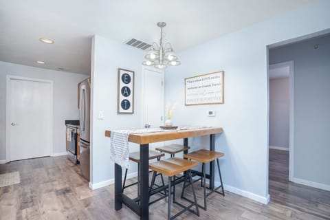 Gather around the table and create unforgettable memories as you start your day with a hearty breakfast made in your full kitchen or wind down and share stories over dinner - because good food and great company make for the best moments.