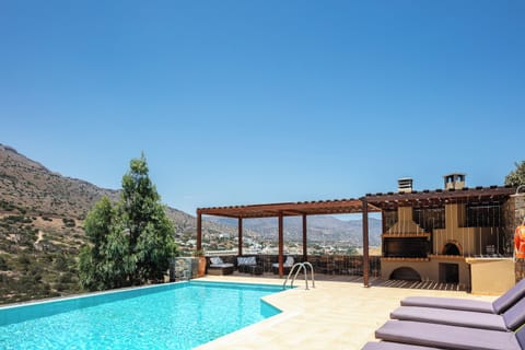 The villa spreads across 3 levels and it offers 3 bedrooms and its own private swimming pool.