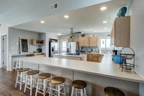 Additional Seating at the Kitchen Bar