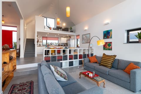 The Brackens - Lounge stairs