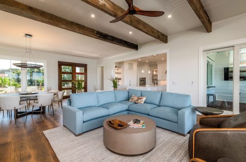 Great room open to dining and kitchen (2)