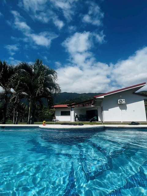 Bienvenido to our Casa Oasis!