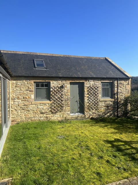 Stable Cottage front view from courtyard