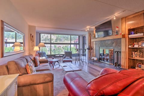 Home Decor, Furniture, Indoors, Living Room, Couch