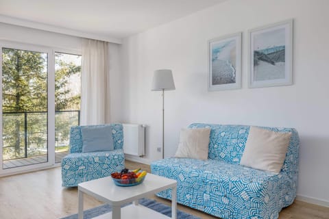 Spacious living room with full equipment. 