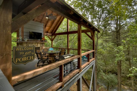Cozy Creek is an incredible Blue Ridge cabin rental