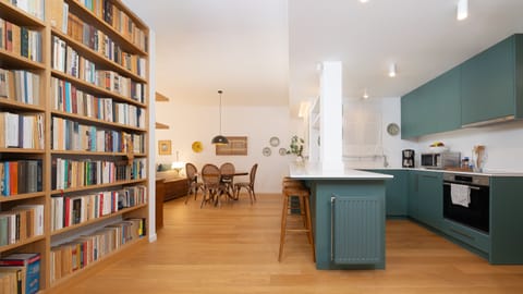 Open plan kitchen and dining area