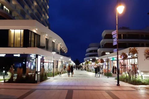 Surroundings [summer] (1-5 km)