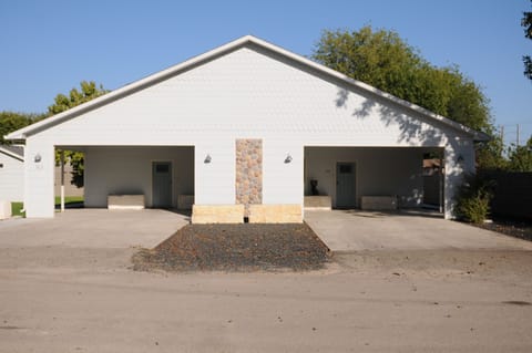 Both sides can be rented for large parties