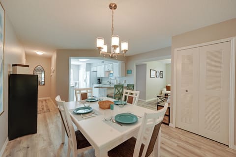 Dining Table | Dishware & Flatware Provided