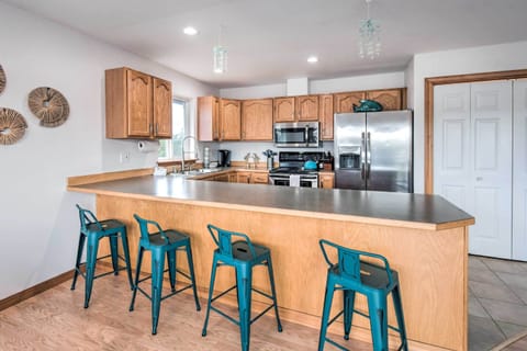 Kitchen | Keurig | Crockpot | Main Level