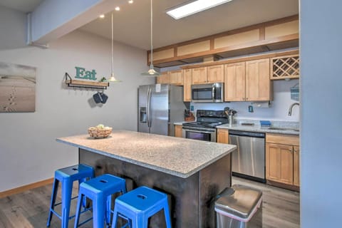 Kitchen | Keurig | Crockpot | Blender