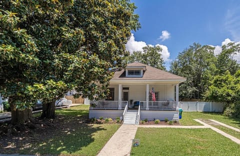 Magnolia Beach House~ Circa 1920