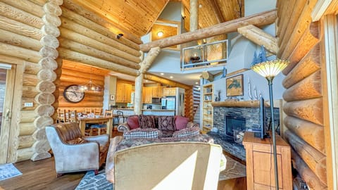 Spacious and beautiful open layout living area.