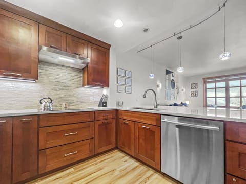 Large, modern kitchen.