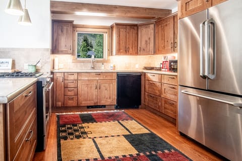 Fully equipped kitchen for home-cooked meals