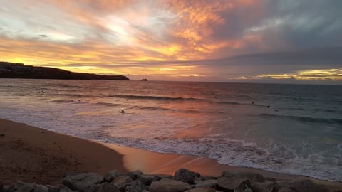 Fistral Beach - 20 Mins Drive