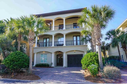 Welcome to Suzie Q by the Sea