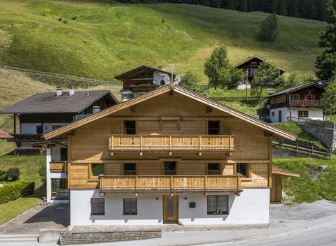 308696e3-3f5e-449e-949d-afafcd94e4a7