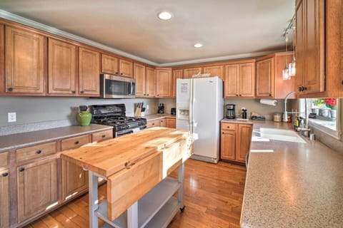 Kitchen | Crockpot | Blender | Cooking Basics | Dishware & Flatware | Spices