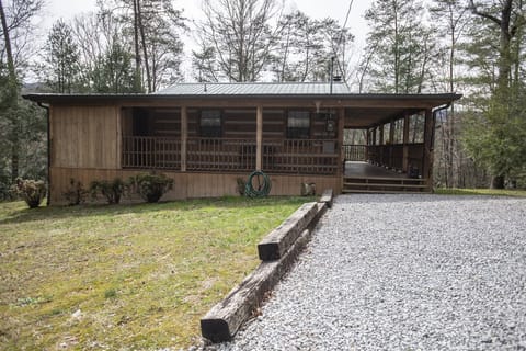 Welcome to Mountain Dreams Cabin - A guest favorite!