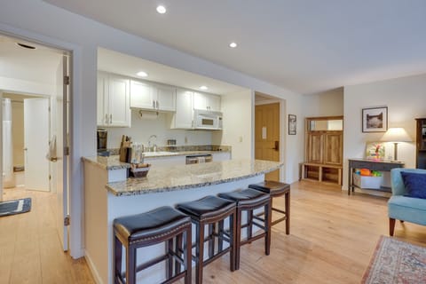 Kitchen | Dishware & Flatware Provided