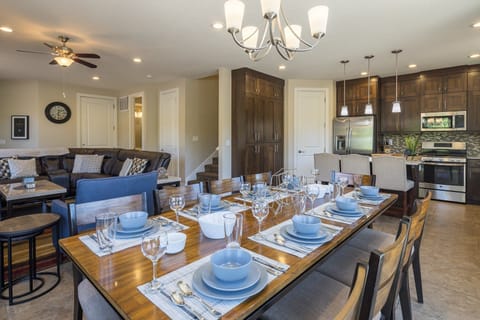 Dining Area with Seating for 10