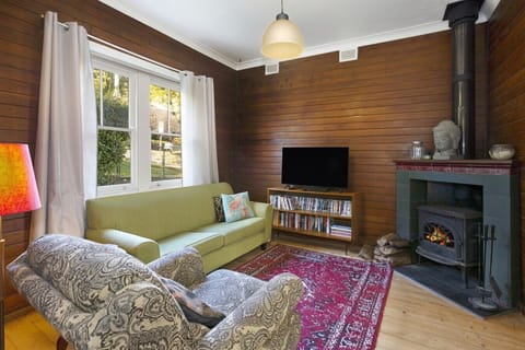 Livingroom with fireplace
