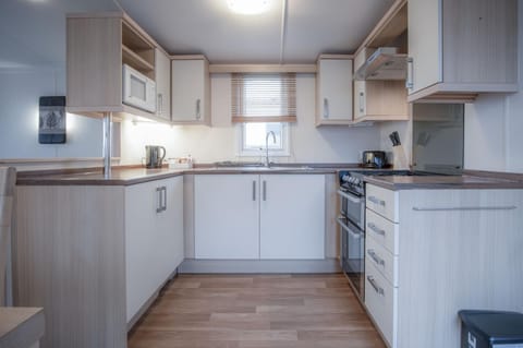 Ty Moselle 12 - 2 Bedroom Holiday Home - Amroth (13868)