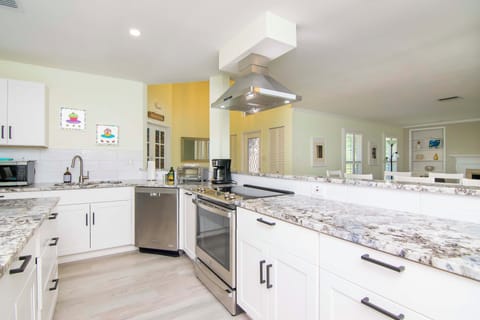 view to the front entrance 