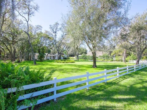 A fantastic private Estate away from the noise.