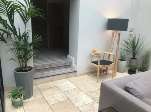 Enjoy your creature comforts from under floor heating to Phillips Hue lighting