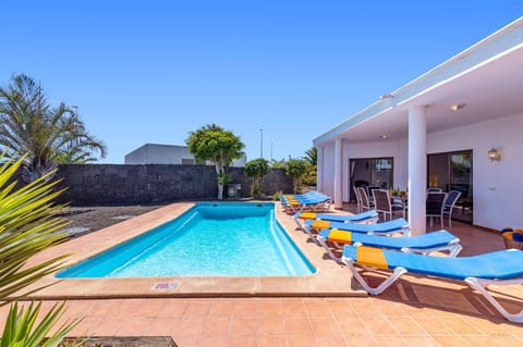 Villa Zoe image