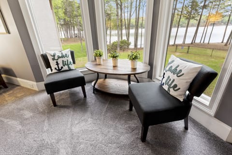 Master Bedroom sitting area