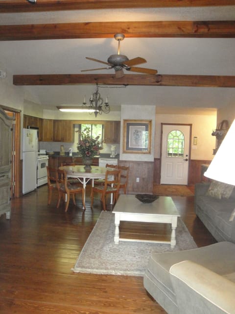 Floor, Flooring, Hardwood, Furniture, Table