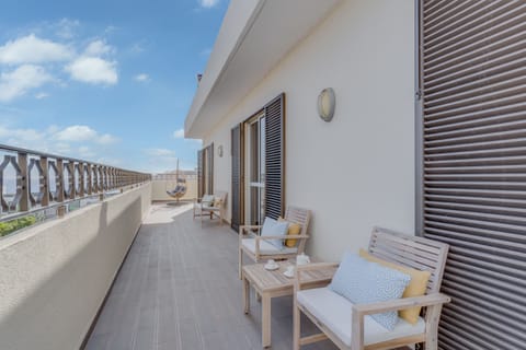 Balcony with Barbecue