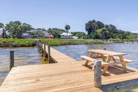 Merritt Island Vacation Rental | 5BR | 2.5BA | Step-Free Access | 3,600 Sq Ft