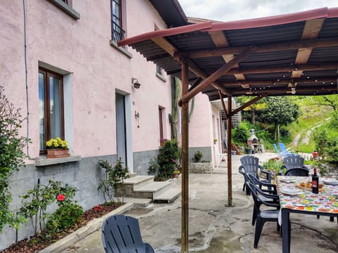 Plant, Building, Property, Window, Flowerpot, Table, Outdoor Furniture, Door, House, Shade