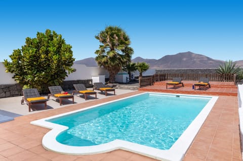 Villa Chinamar image
