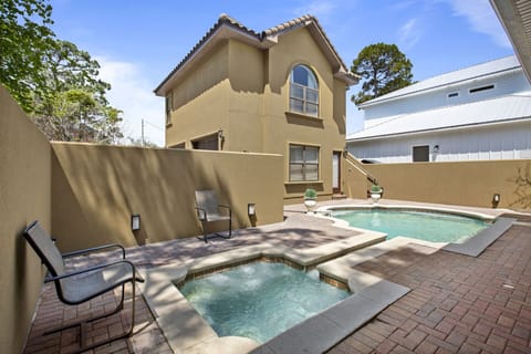 23-Bella-Vista-Guest-House-Pool