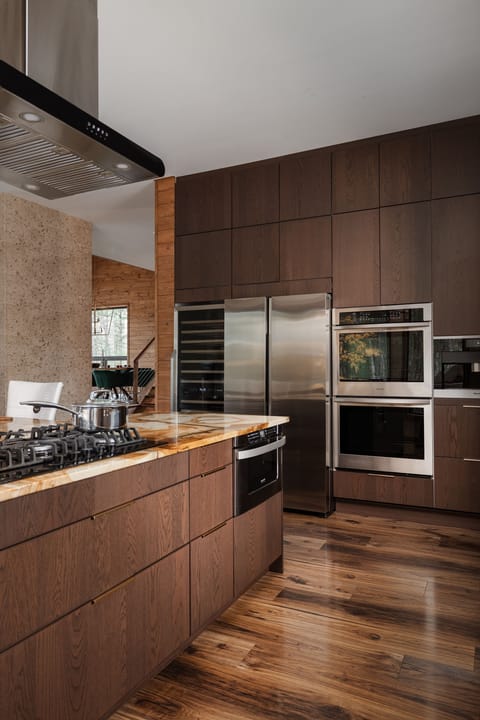 double oven, vine refrigerator 