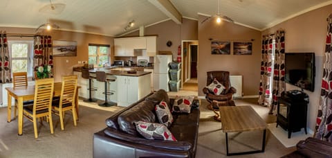 Living Room / Lounge