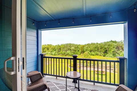 Ocean Shores Vacation Rental | 1BR | 1BA | Stairs to Access | 514 Sq Ft