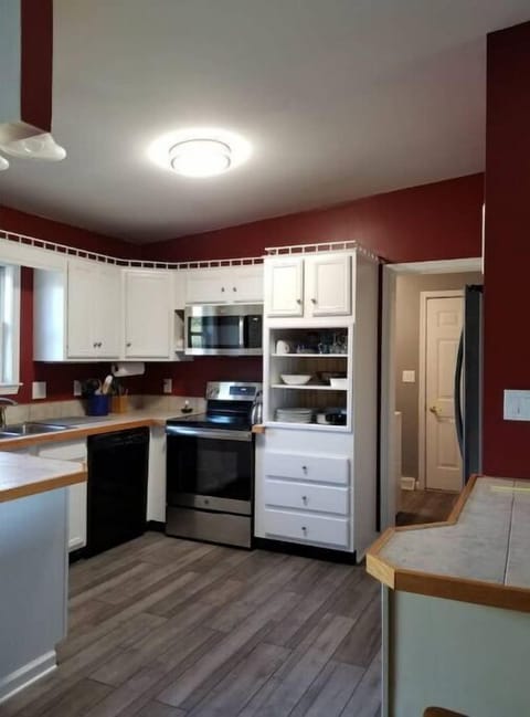 Full home kitchen, with all appliances, dishes, cooking/ baking pots, pans
