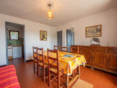 Furniture, Picture Frame, Table, Wood, Architecture, Interior Design, Chair, Flooring, Building, Floor