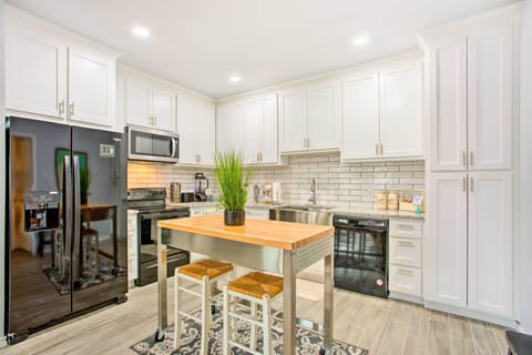 Kitchen | Pots & Pans | Cooking Utensils | Blender | Toaster