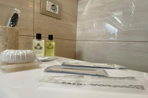 Bathroom amenities