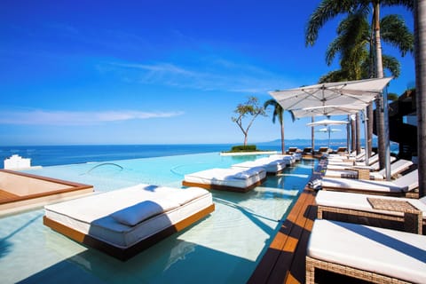 Welcome to "Bella Azul", a brand new ocean view condo at Soho, in Old Town
